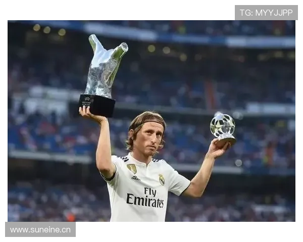 莱奥普利希奇领衔莫德里奇出战